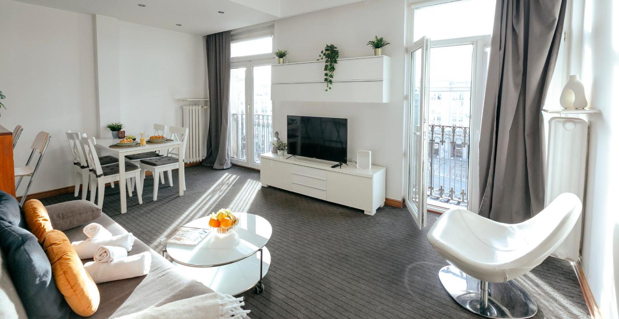 Plac Konstytucji 6 Orange - Apartament Dla 4 Osob - Bezplatny Parking - Free Parking - Piekny Widok Na Panorame Warszawy Варшава Экстерьер фото