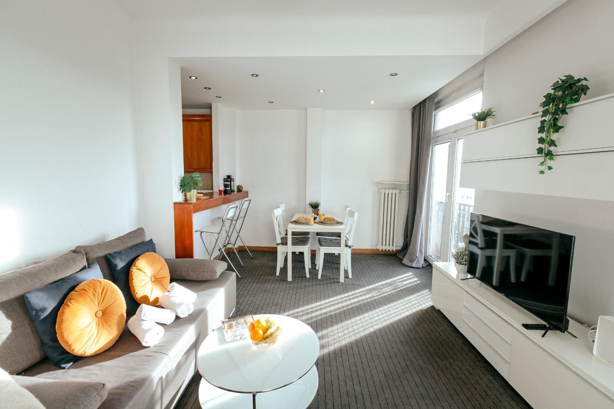 Plac Konstytucji 6 Orange - Apartament Dla 4 Osob - Bezplatny Parking - Free Parking - Piekny Widok Na Panorame Warszawy Варшава Экстерьер фото